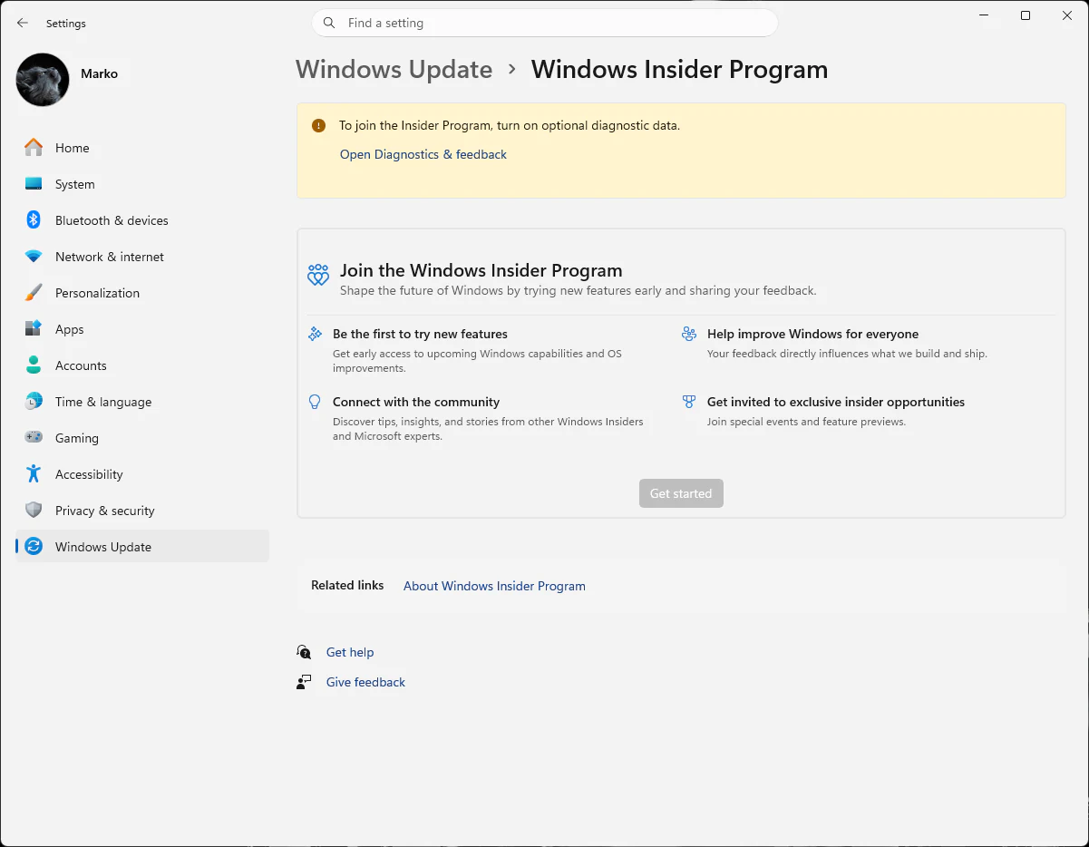 Windows Insider Program page showing the PC is not enrolled.