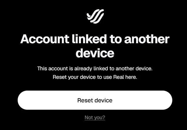 Strona logowania w przegladarce pokazujaca konto powiazane z innym urzadzeniem i przycisk Reset device.